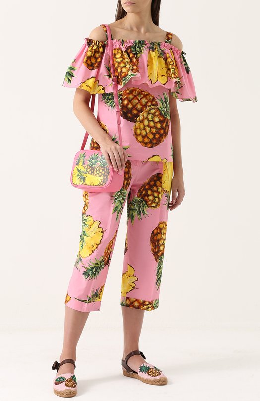 Укороченные брюки с ярким принтом и защипами Dolce&Gabbana 