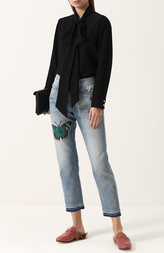 Шелковая блуза с воротником аскот и принтом на спинке Gucci 