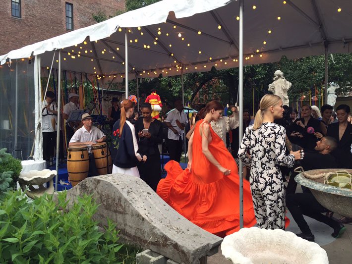 Презентация коллекции Stella McCartney Resort 2016